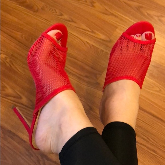 Red Mesh Heels - Picture 2 of 3